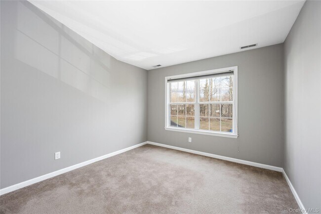 Building Photo - 1476 Iroquois St
