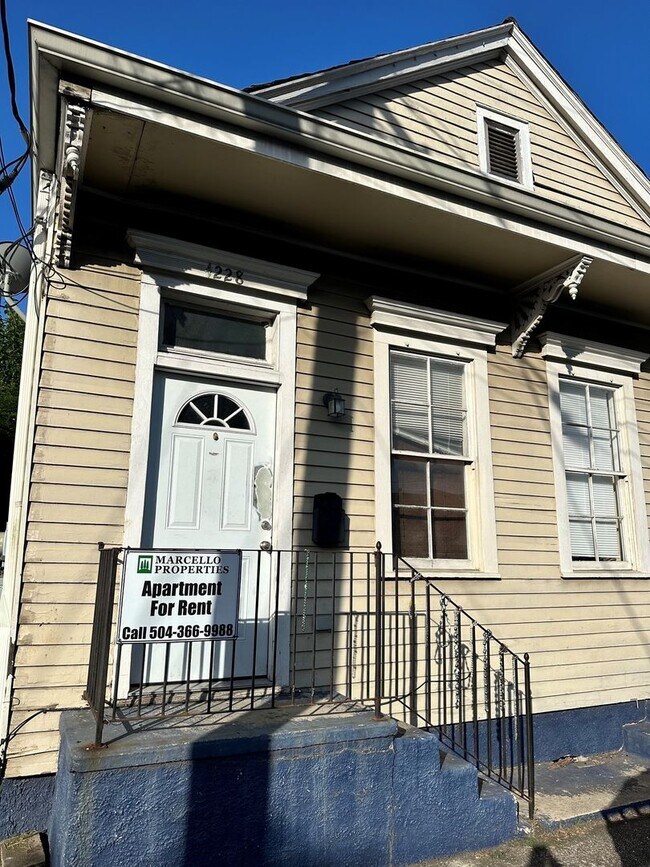 Building Photo - 4228-4230baud