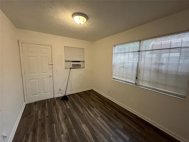 Building Photo - 4509 Ken Knight Dr N