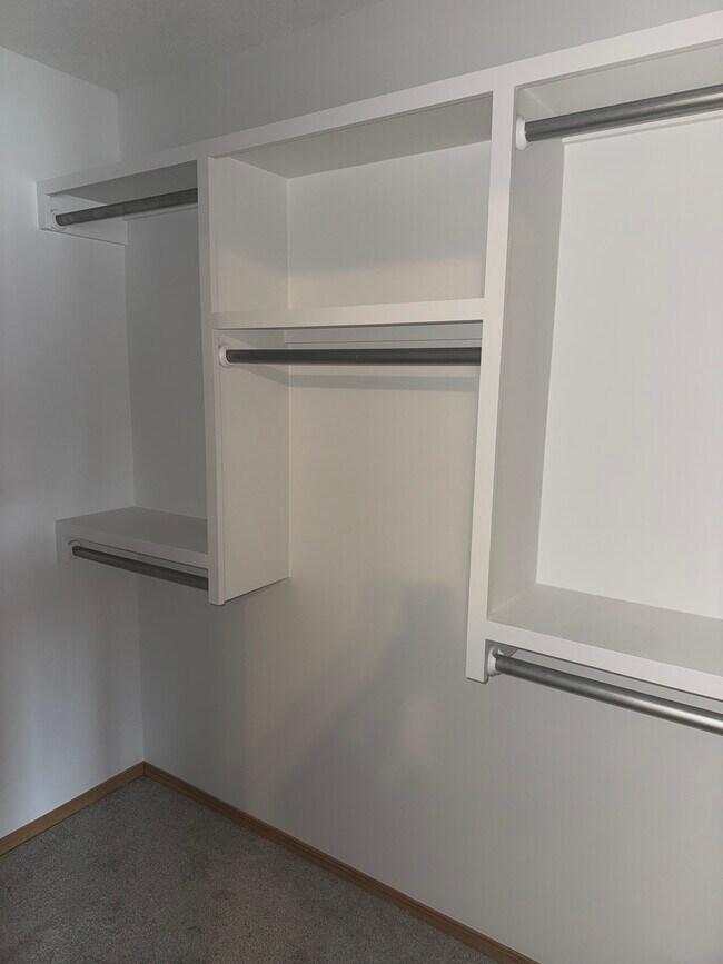 Building Photo - 1817 N Pine Grove St