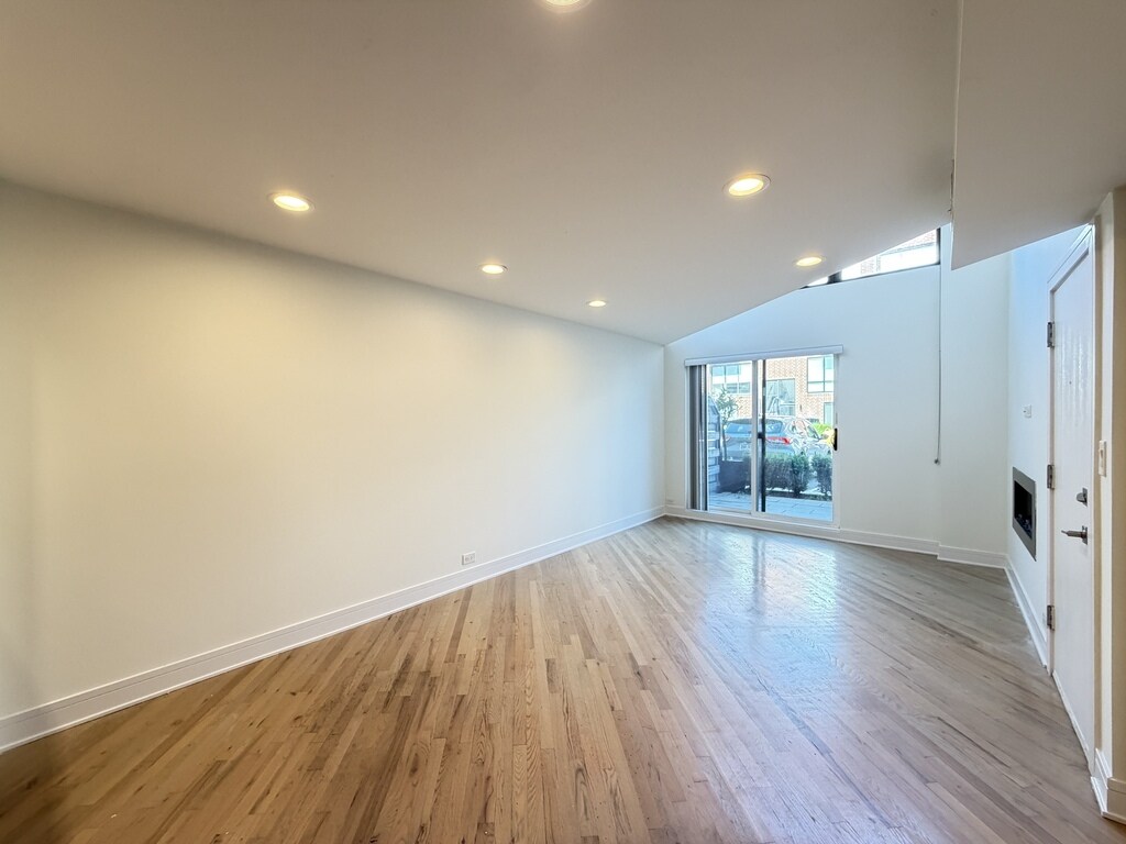 Building Photo - 853 W Grace St