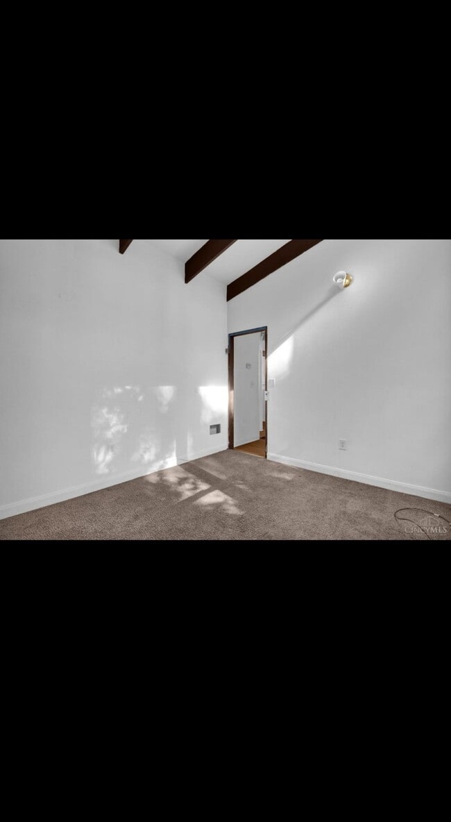 Building Photo - 8010 Daly Rd