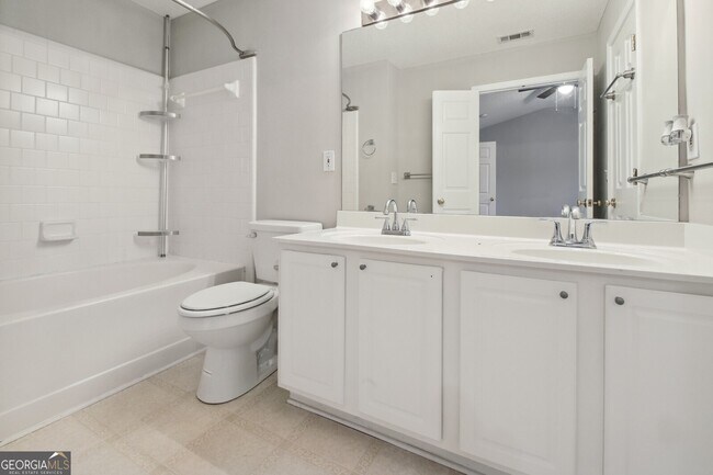 Building Photo - 4084 Howell Park Rd