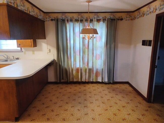 Building Photo - 4bd/3bth - Move-In Ready