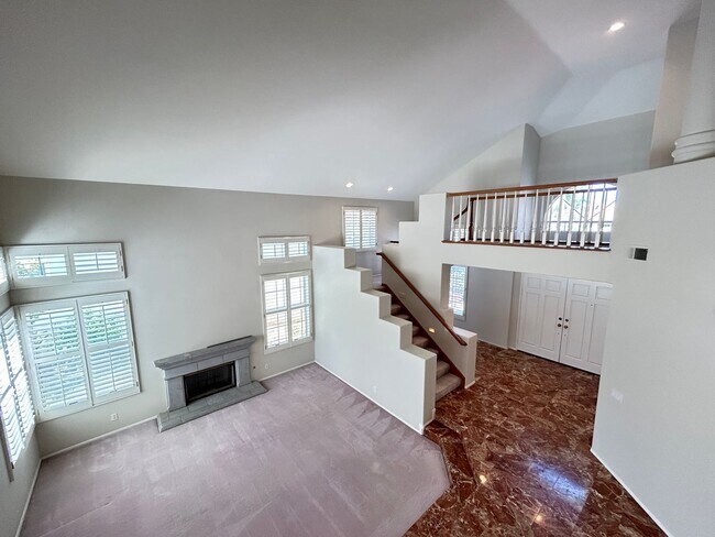Building Photo - 8132 E Hillsdale Dr