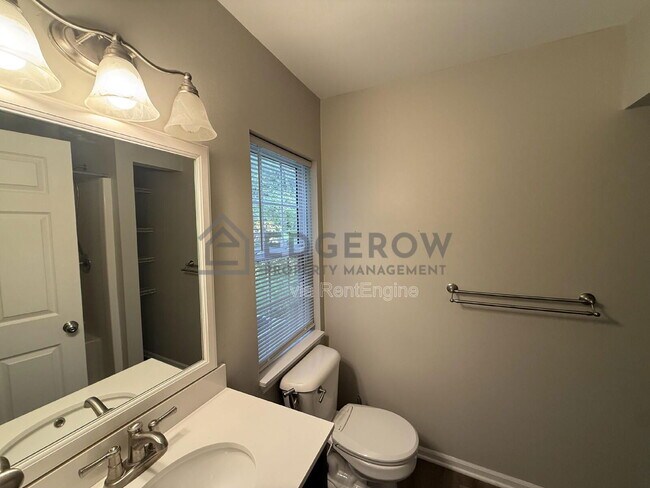 Building Photo - 4254 Peak Ln NE