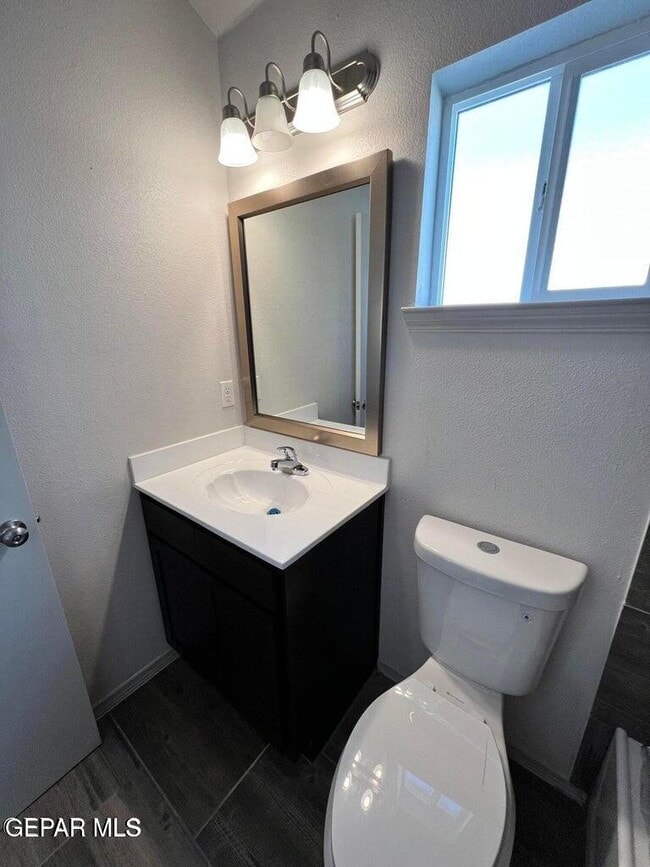 Building Photo - 461 Villa Ysleta