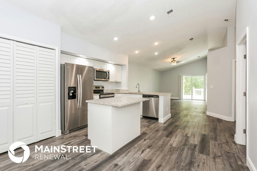 Building Photo - 2520 Townsquare Dr