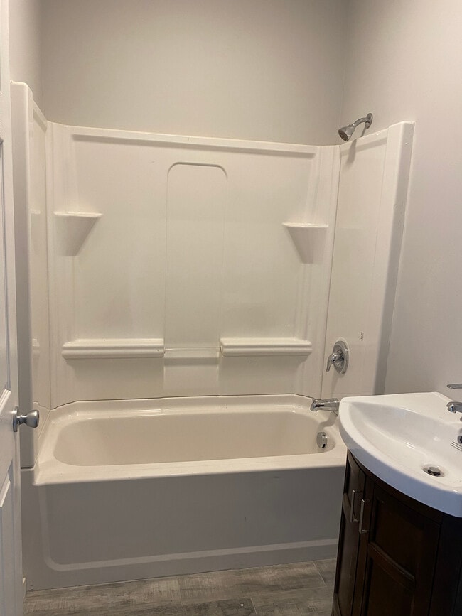 Building Photo - 907 Chartiers Ave