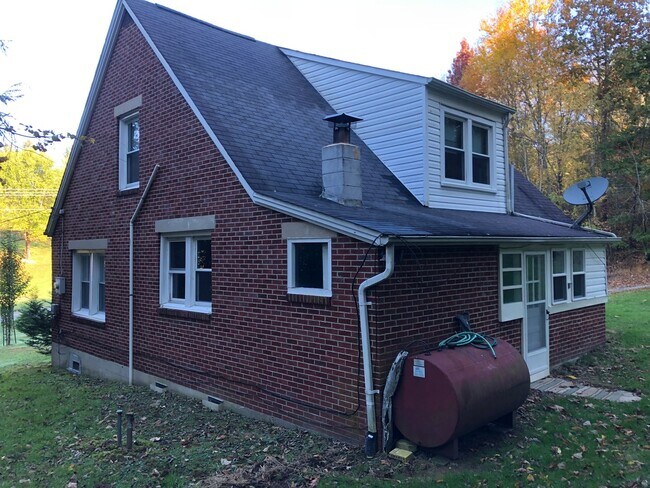 Building Photo - 418 Wilson Ridge Rd