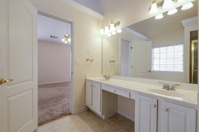 Building Photo - 1072 Pecan Grove Pl