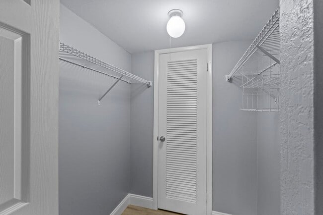 Building Photo - 120 Sparrow Dr