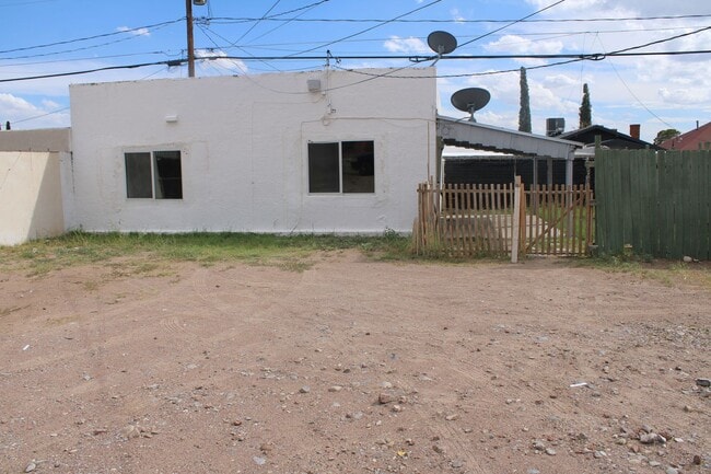 Primary Photo - 3014 Richmond Ave