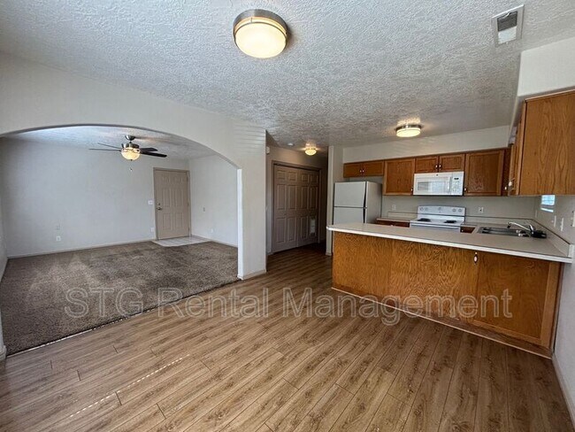 Building Photo - 425 E 1050 S