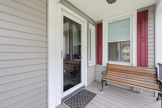 Building Photo - 63 Bancroft Park