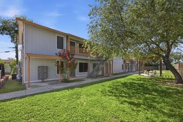 Building Photo - 430 Kendalia Ave