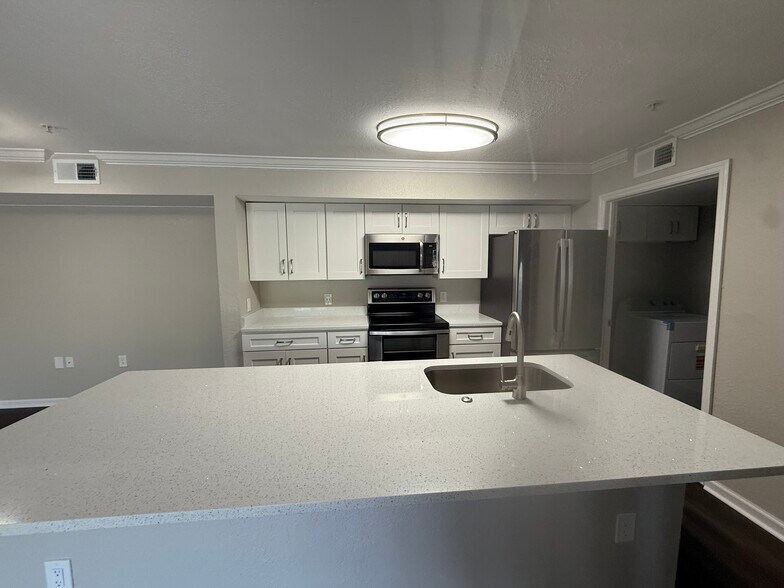 Kitchen - 705 Boardwalk Dr