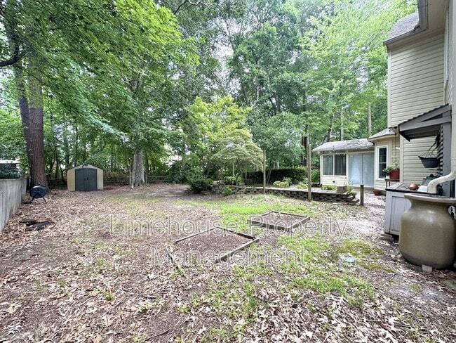 Building Photo - 2849 Crossings Dr