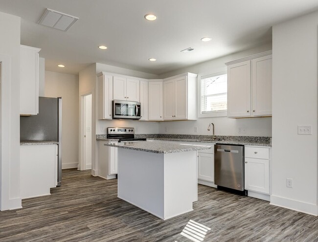 Building Photo - 913 W Virginia Ave