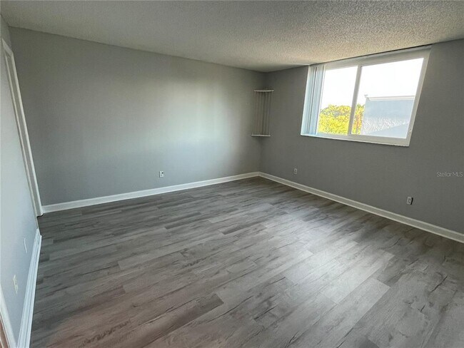 Building Photo - 2650 Coconut Bay Ln