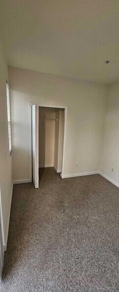 Building Photo - 2609 Shoma Dr
