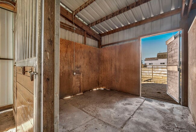 Building Photo - 30 El Caballo Trail