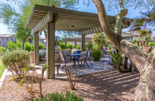 Building Photo - 16013 S Desert Foothills Pkwy