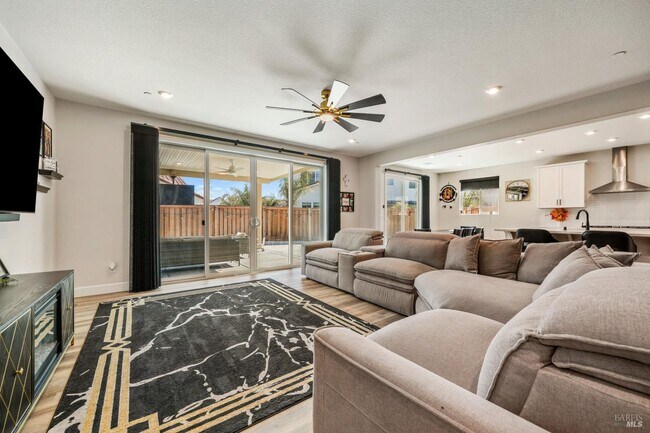 Building Photo - 1245 Pacific Pl