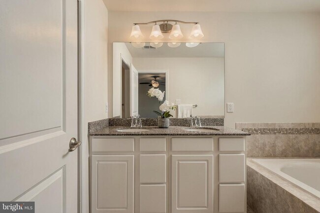 Building Photo - 7739 Milton Cir