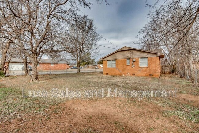 Building Photo - 236 NW 85th St