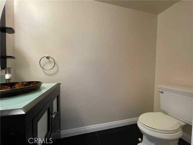 Building Photo - 5315 Village Cir Dr