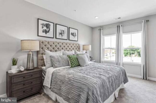 Building Photo - 2926 WATERFRONT Way