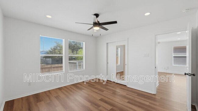 Building Photo - 11309 Autumn Ash Dr