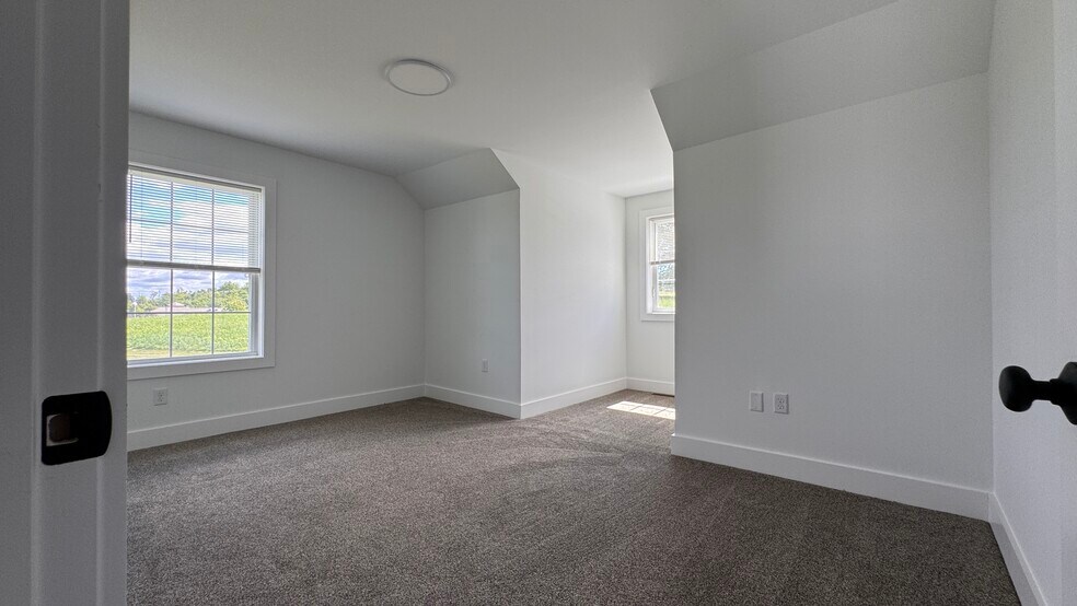 Building Photo - 19 Burk Ct