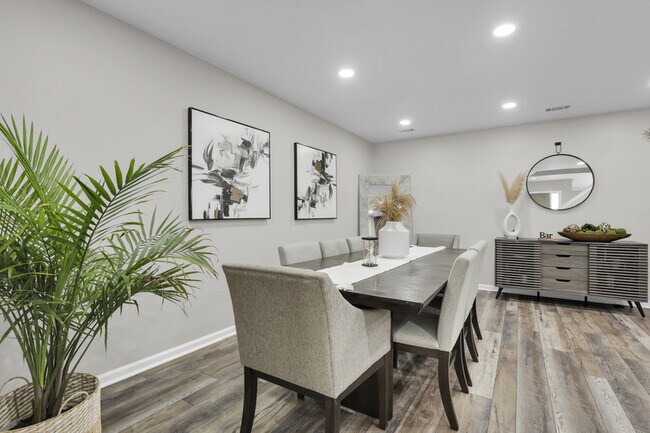 Building Photo - 136 Meadowside Ln