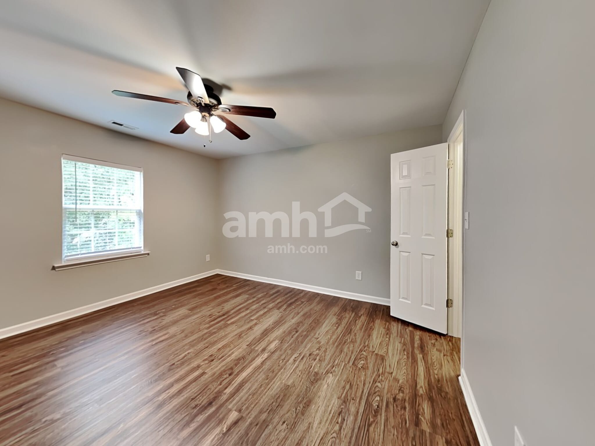 Building Photo - 1525 Essexwood Dr