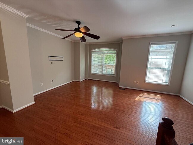 Building Photo - 10292 Chestnut Park Ln
