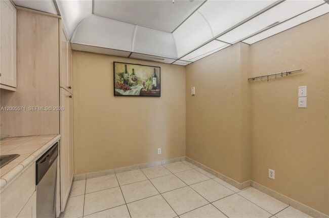 Building Photo - 1600 S Ocean Dr