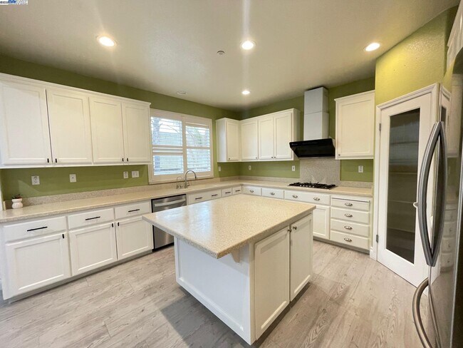 Building Photo - 2894 Lenzie Ct