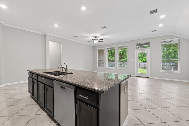 Building Photo - 134 S Bearkat Ct