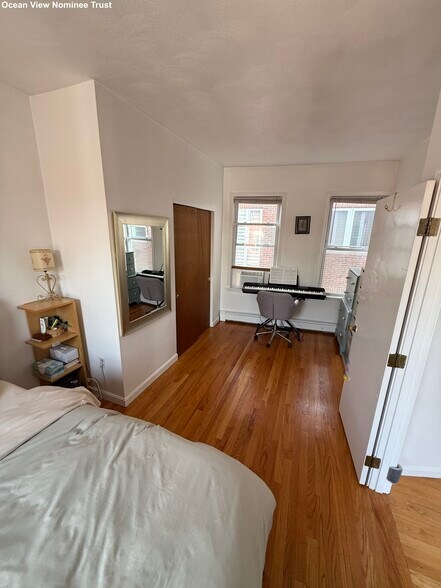 Building Photo - 25 Hanover Ave