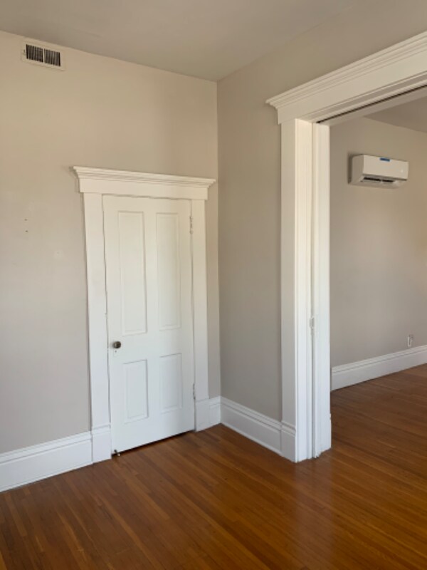 Building Photo - 259 W 4th Ave