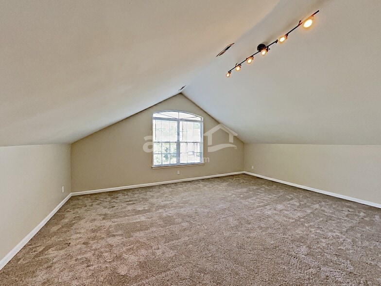 Building Photo - 1200 Nighthawk Ct