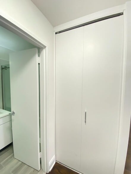 Building Photo - 96 Fifth Avenue