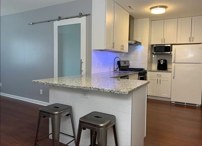 Building Photo - 25735 Lorain Rd