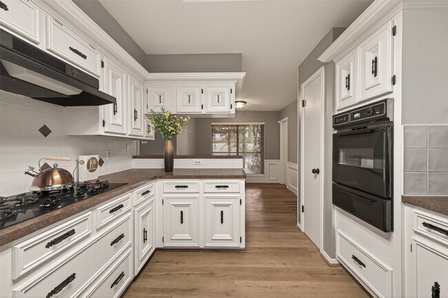 Building Photo - 3204 Farmers Field