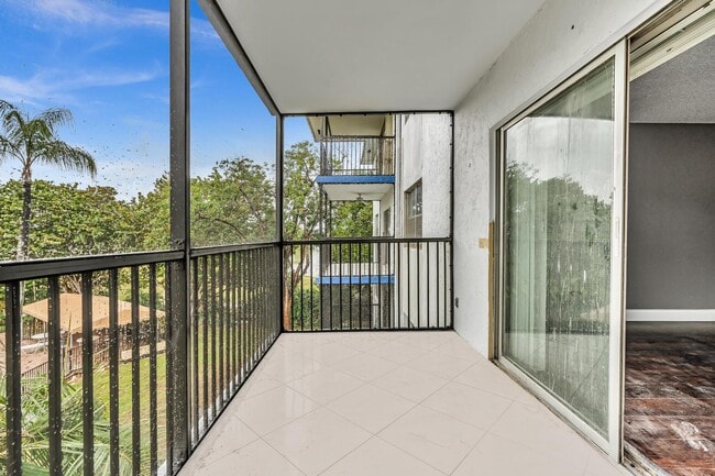 Building Photo - 5961 N Falls Cir Dr
