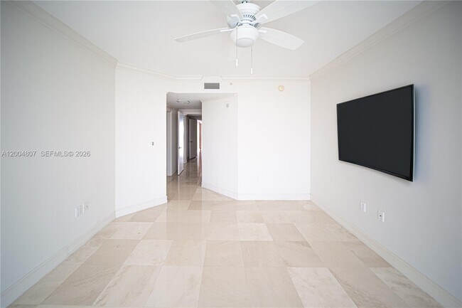 Building Photo - 20201 E Country Club Dr