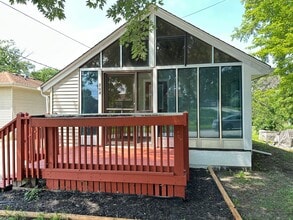 Building Photo - Beautiful 3 Bedroom Home Available!