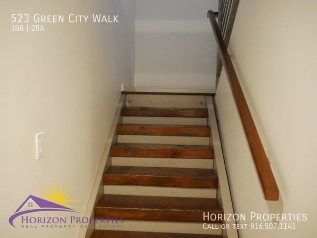 Building Photo - 523 Green City Walk